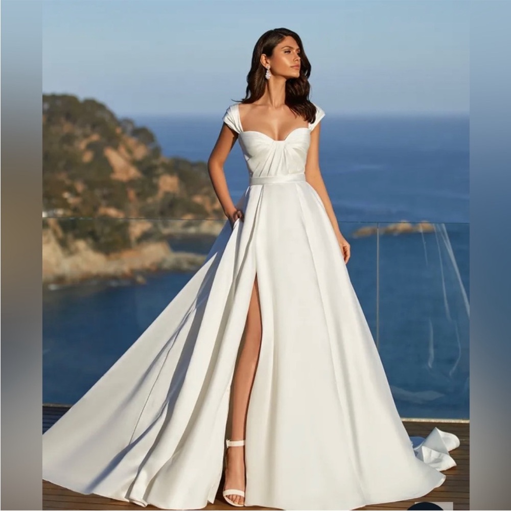 Provonias Dominique Wedding Dress